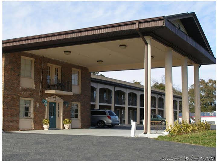 Scottish Inn And Suites Perry Buitenkant foto