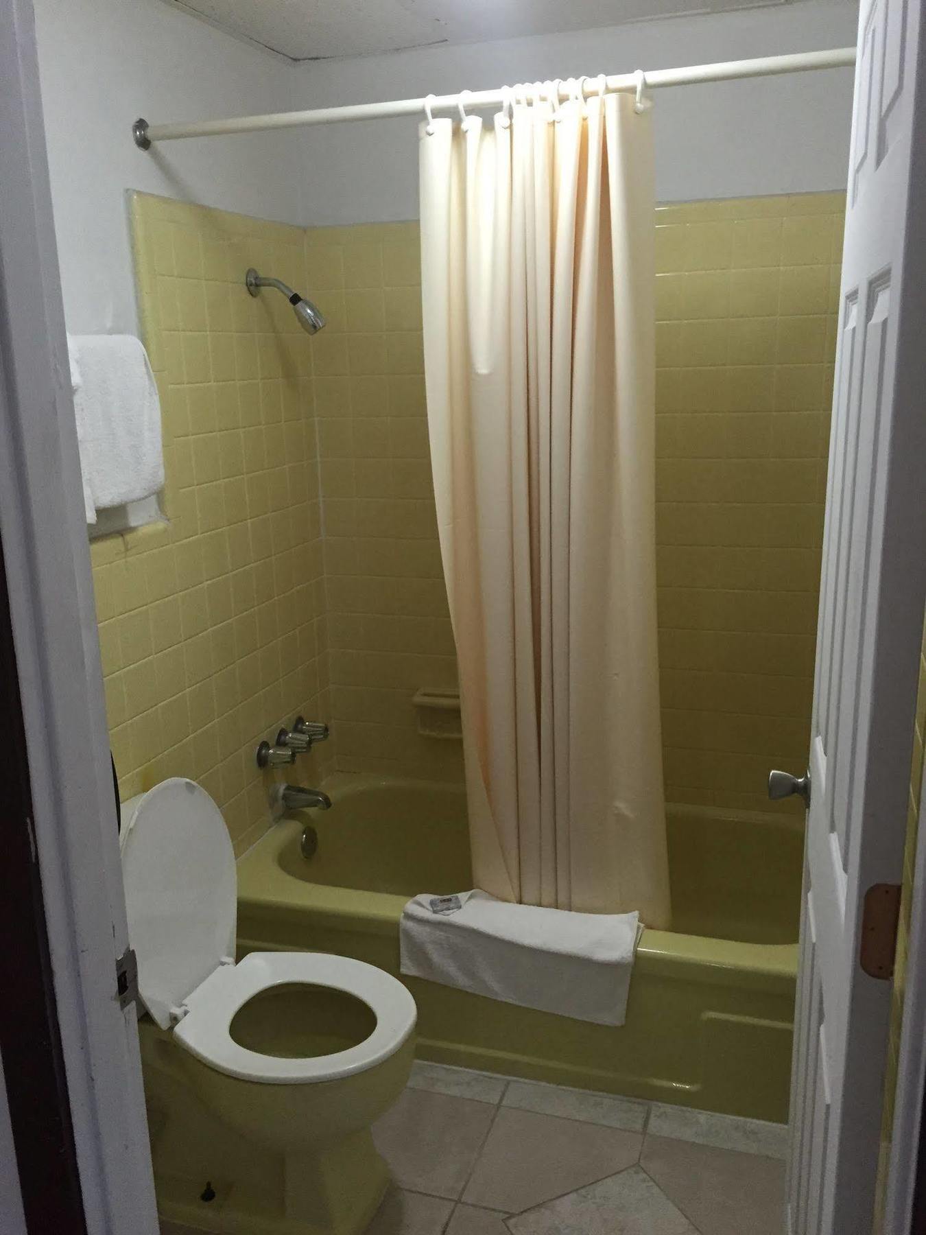 Scottish Inn And Suites Perry Buitenkant foto
