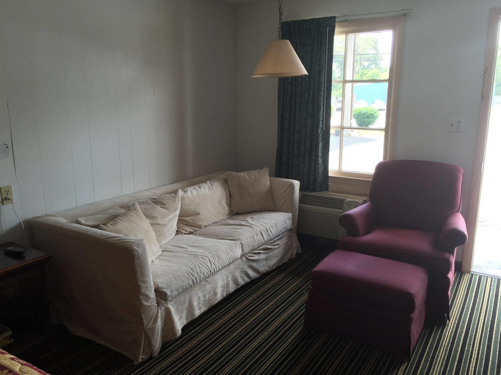 Scottish Inn And Suites Perry Buitenkant foto